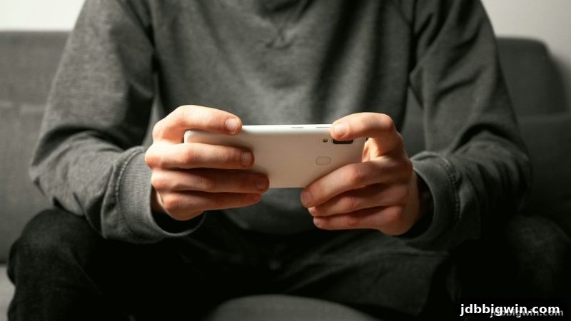 PragmaticLive水果机深度解析：jdb电子超级大奖加持下的多样玩法与策略进阶